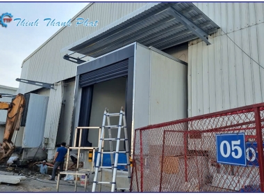 BẠT CHE ĐUÔI XE NGĂN CÔN TRÙNG